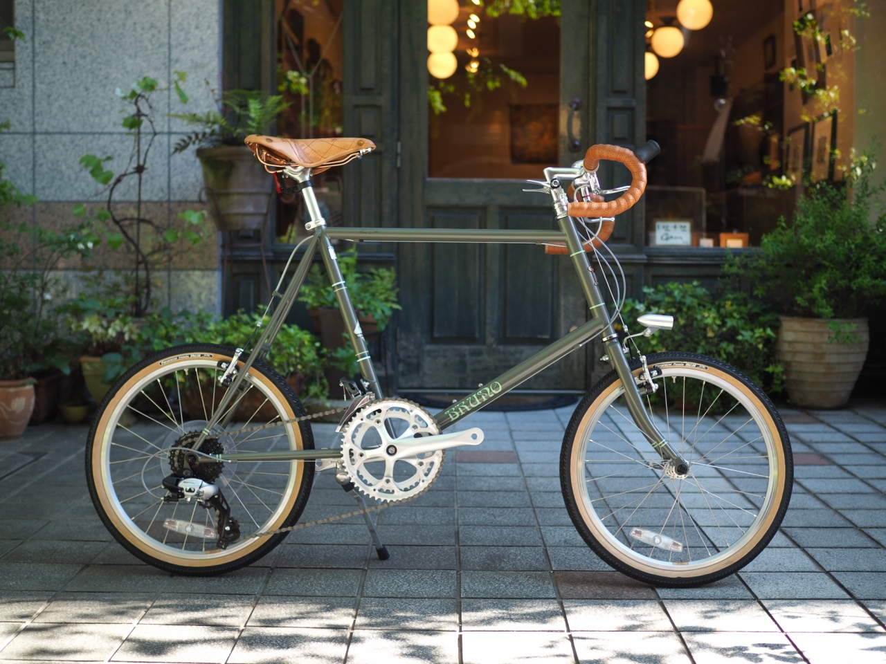 BRUNO ブルーノMINI VELO 20 Road」マットグレー-